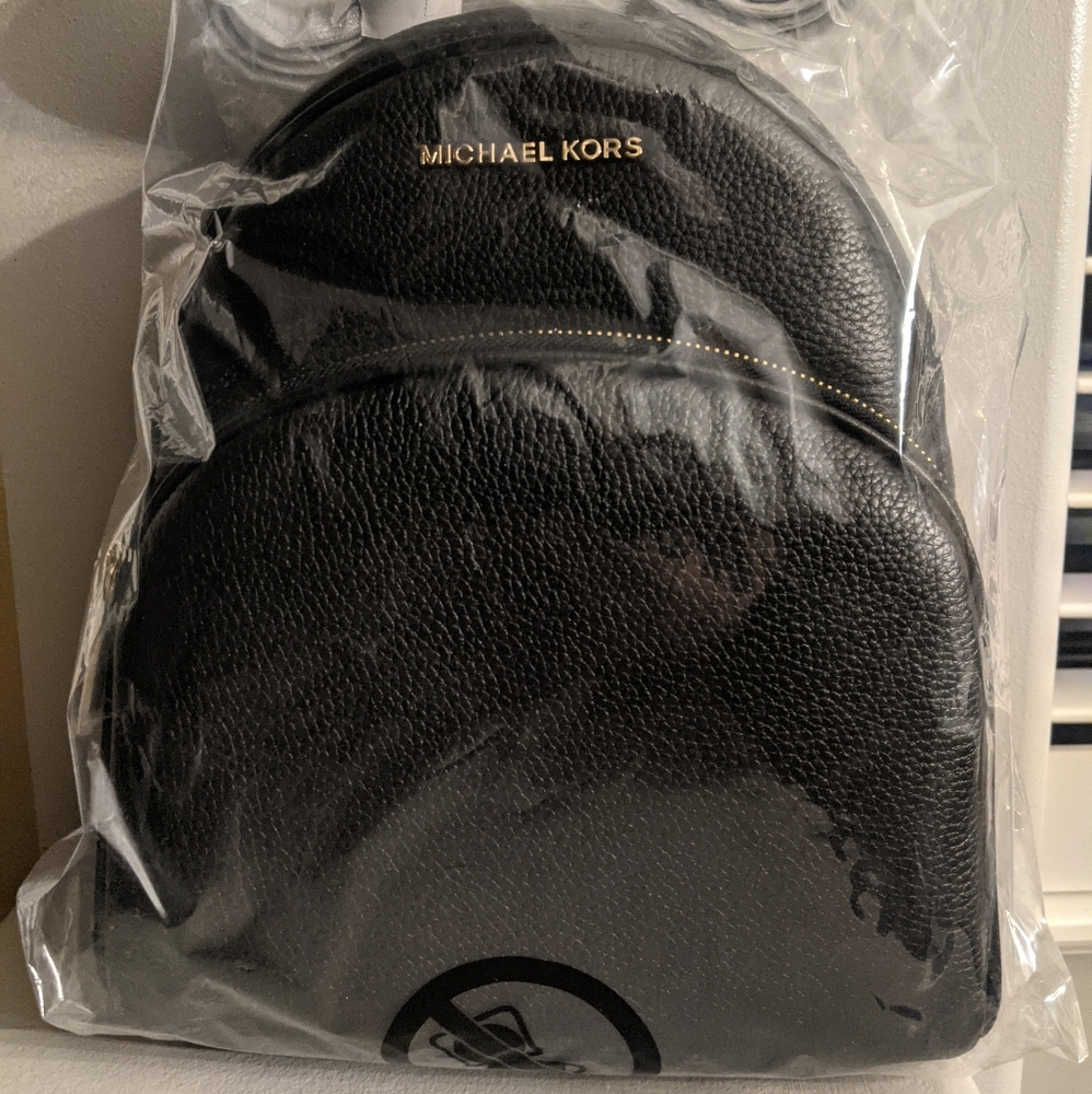 MK Backpack and Wallet - Picture 9 of 14